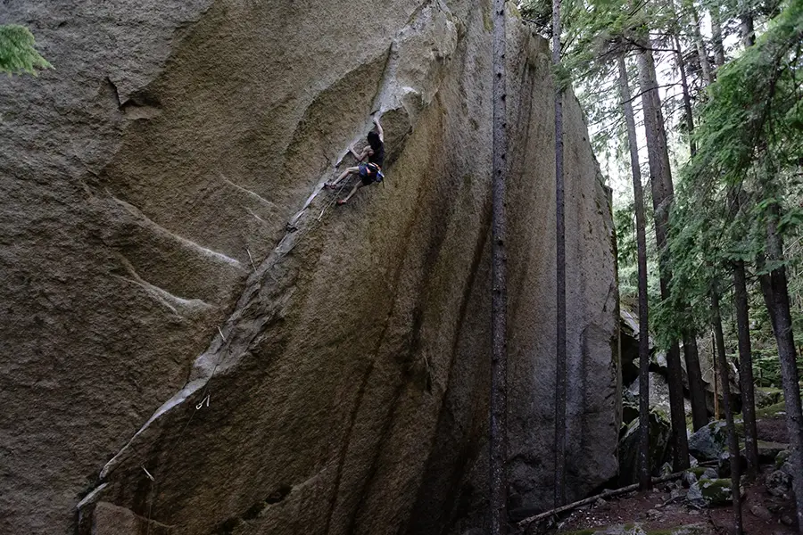 Hiroto Shimizu on Parmanet wave in squamish bc