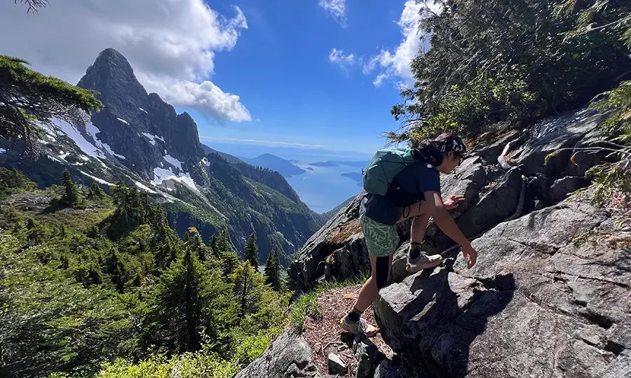 Howe Sound Crest Trail (HSCT) を1日で駆け抜ける。バンクーバーからポートコーブへの27km、1Day トレラン・レポート